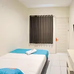 RedDoorz @ Bukit Palma Surabaya