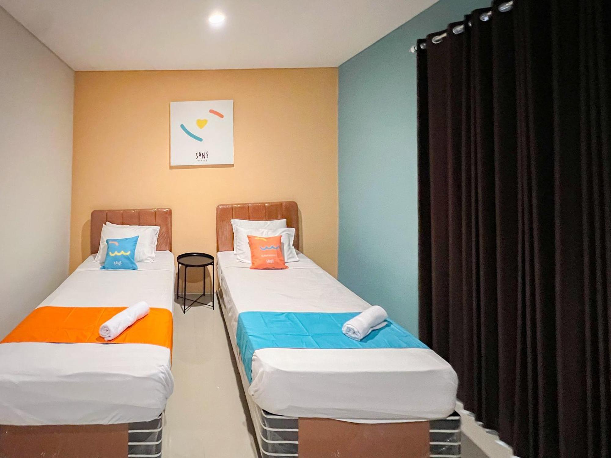 Hotel Reddoorz @ Bukit Palma 2*